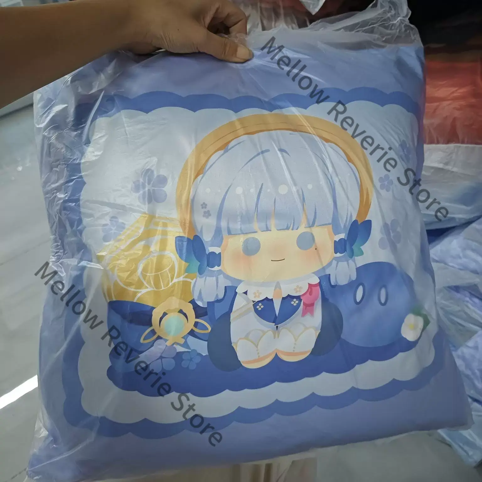 Throw Pillow - جينشين إمباكت فورينا سكاراموش تارتاليا كوسبلاي